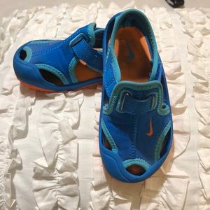 Nike water shoes/ sandals size 6C